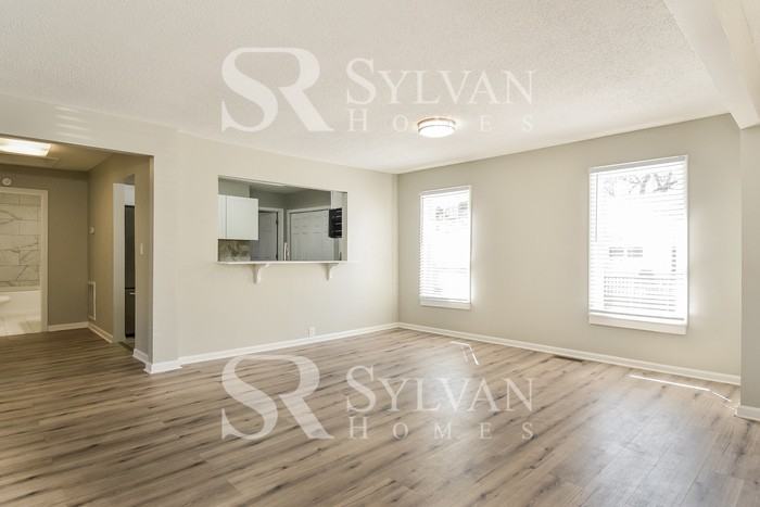 1209 Pearson St - Photo 3 of 15