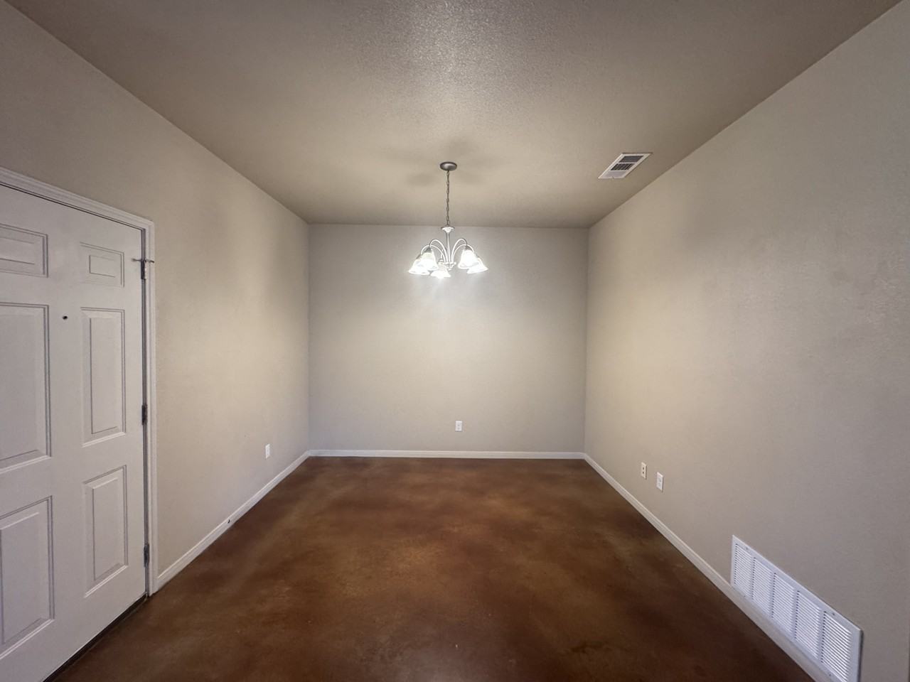 1523 Aztec Trce #B - Photo 4 of 34