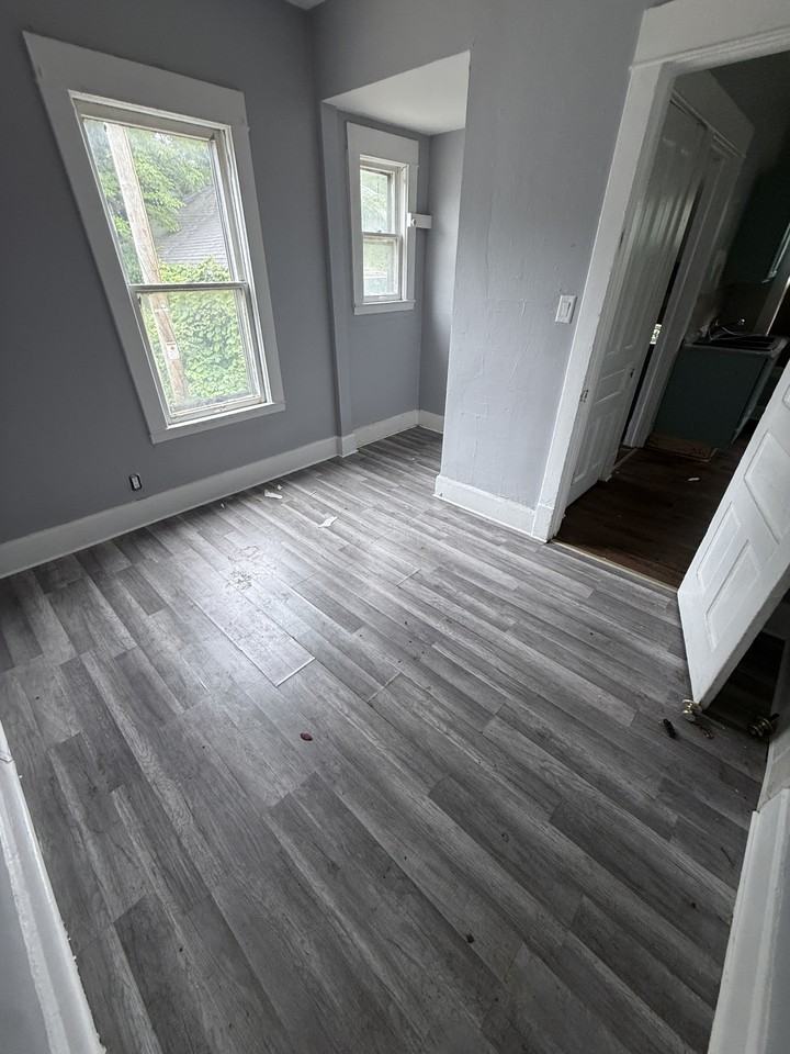 3240 N 40th St #NA - Photo 2 of 10