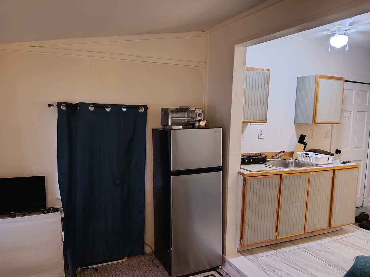 1208 Alba St #C - Photo 2 of 8