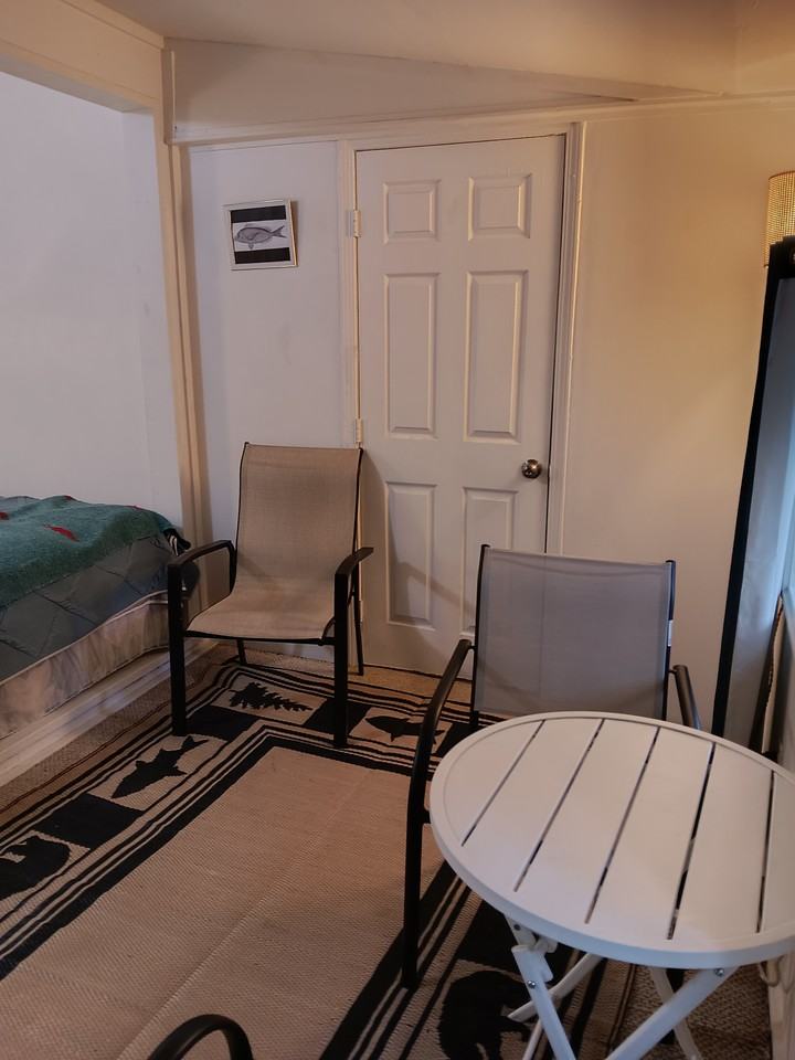 1208 Alba St #C - Photo 4 of 8