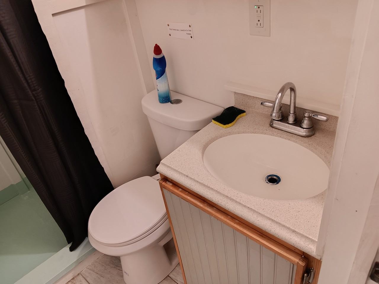 1208 Alba St #C - Photo 7 of 8