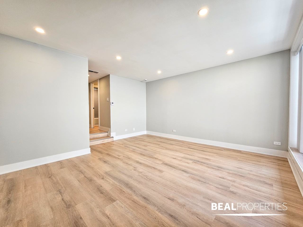 1220 N La Salle Dr - Photo 4 of 13