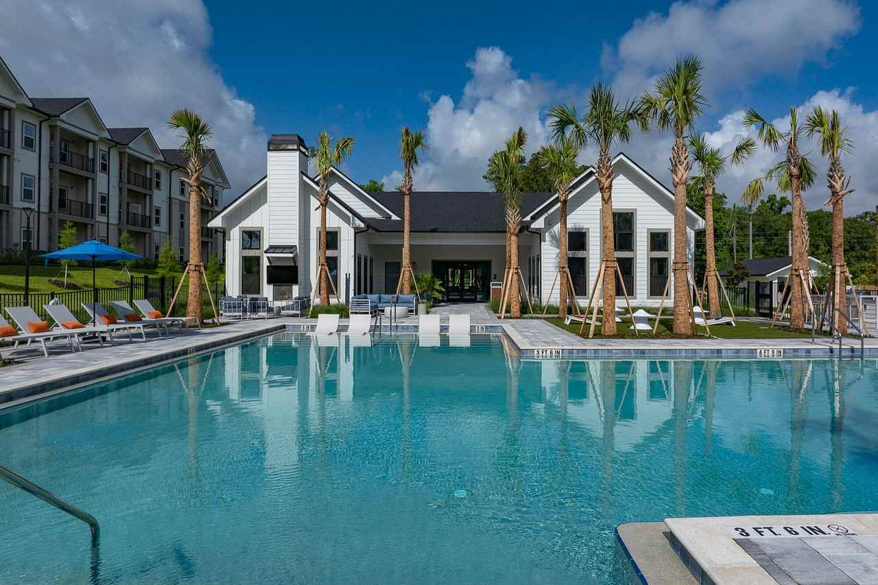 Palmhouse - Photo 4 of 27