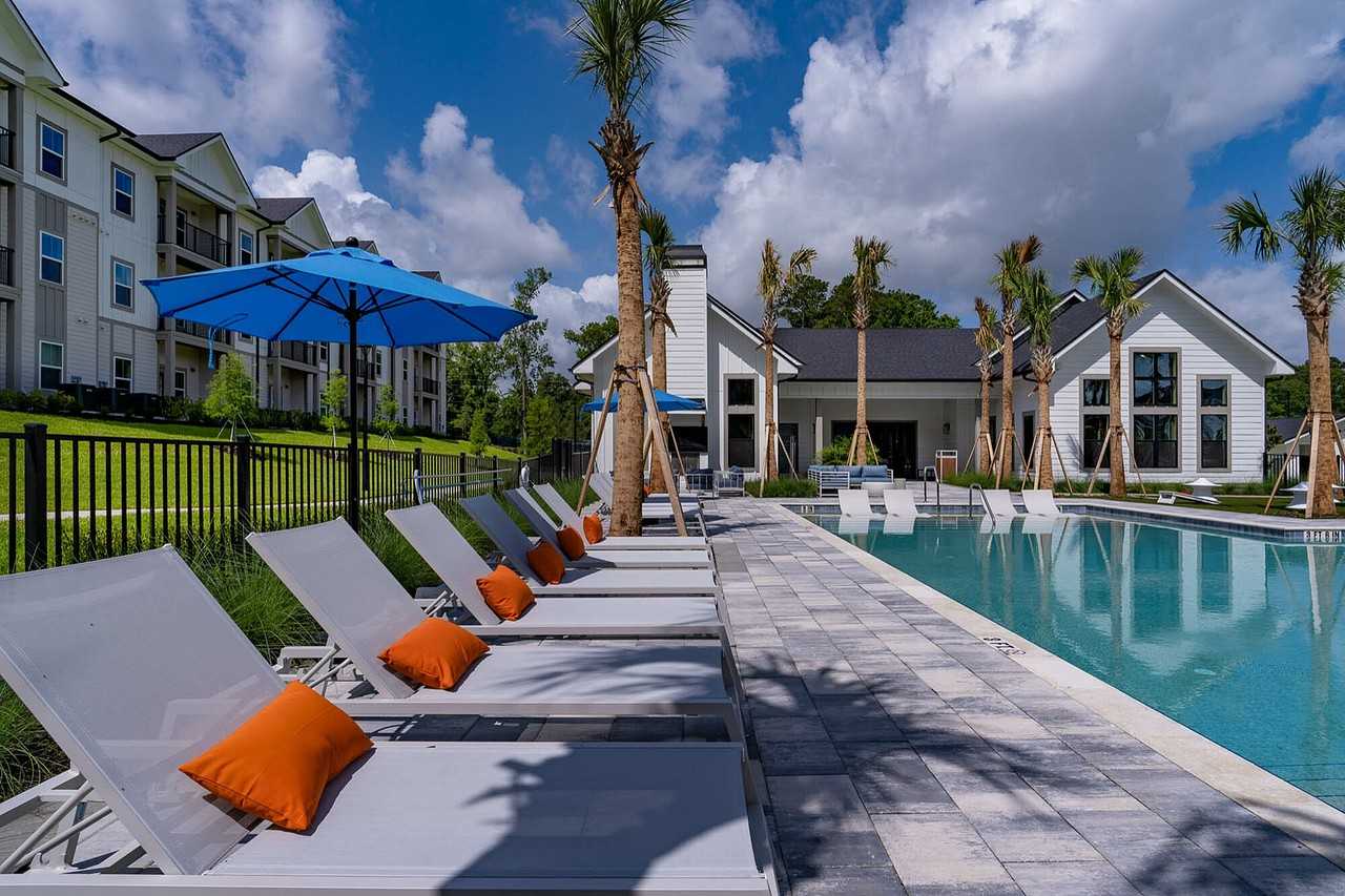 Palmhouse - Photo 7 of 27