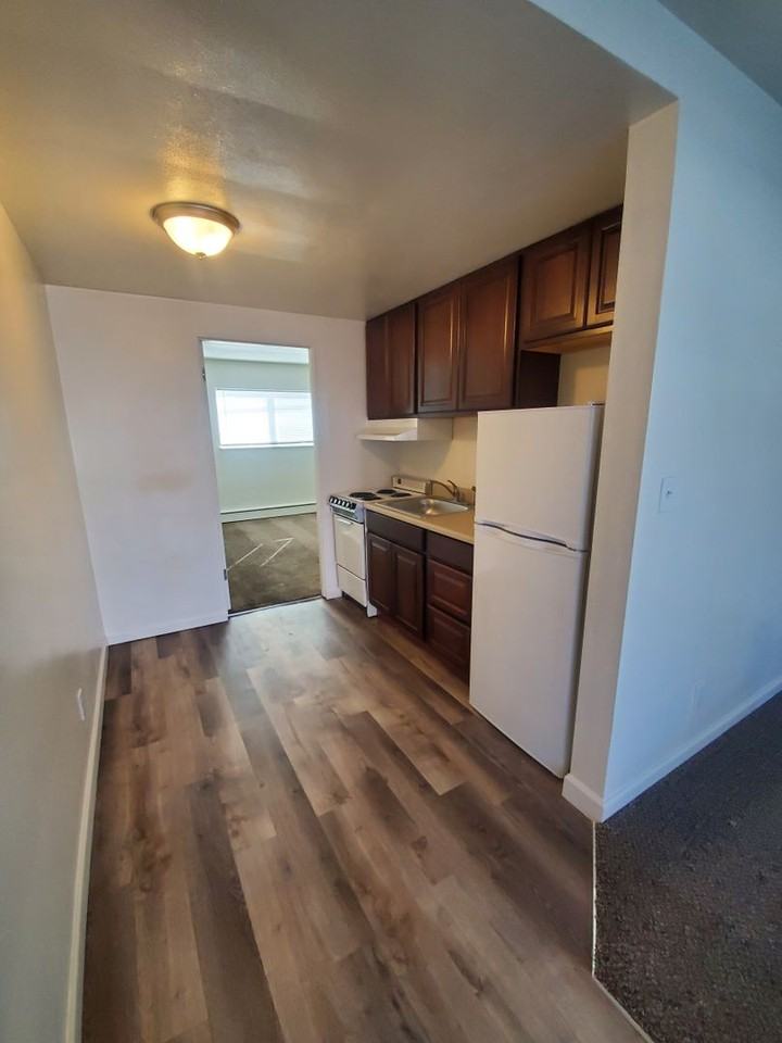 615 S Alder St #19 - Photo 2 of 8