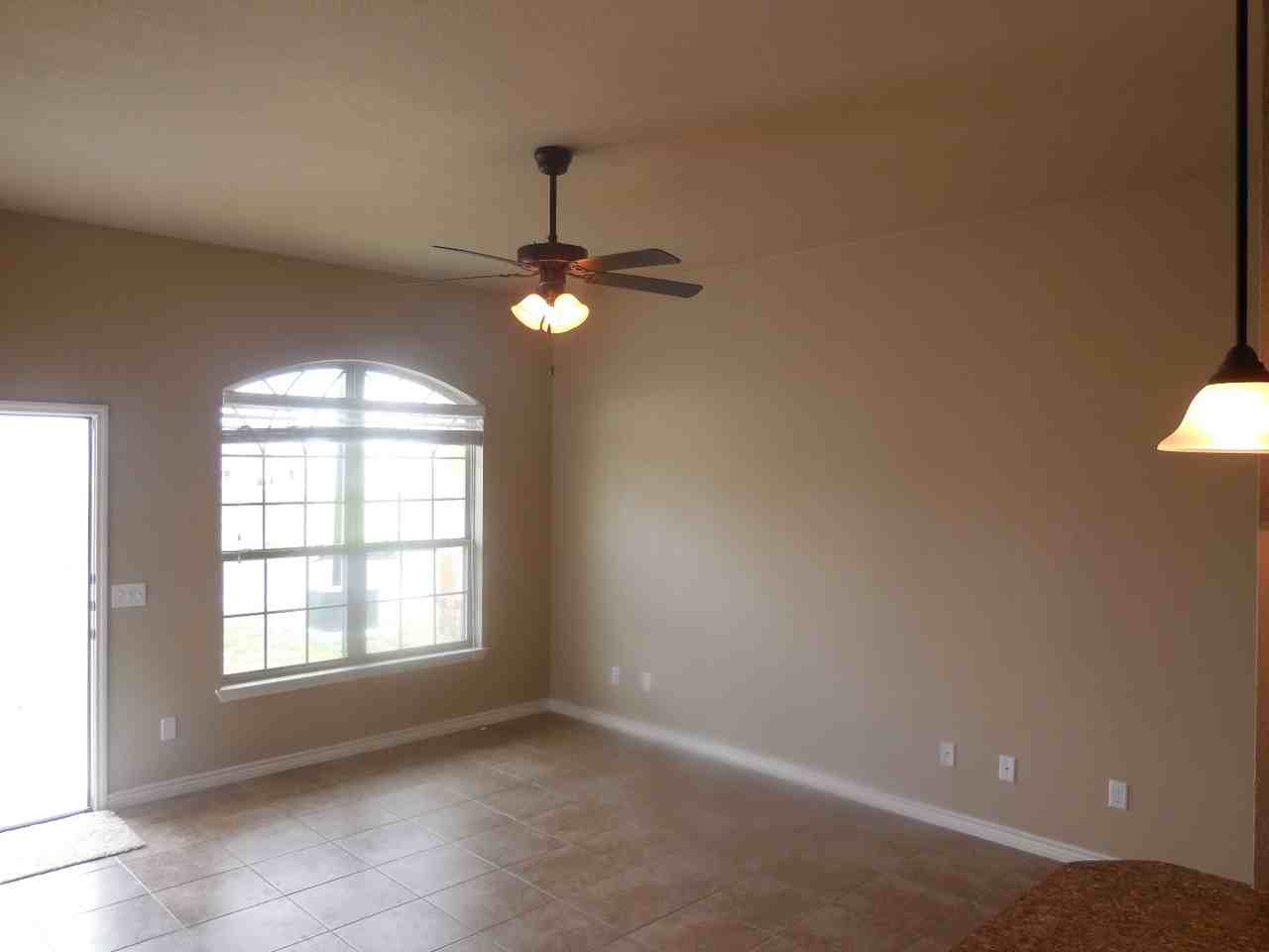 613 Paseo del Plata Drive - Photo 2 of 10