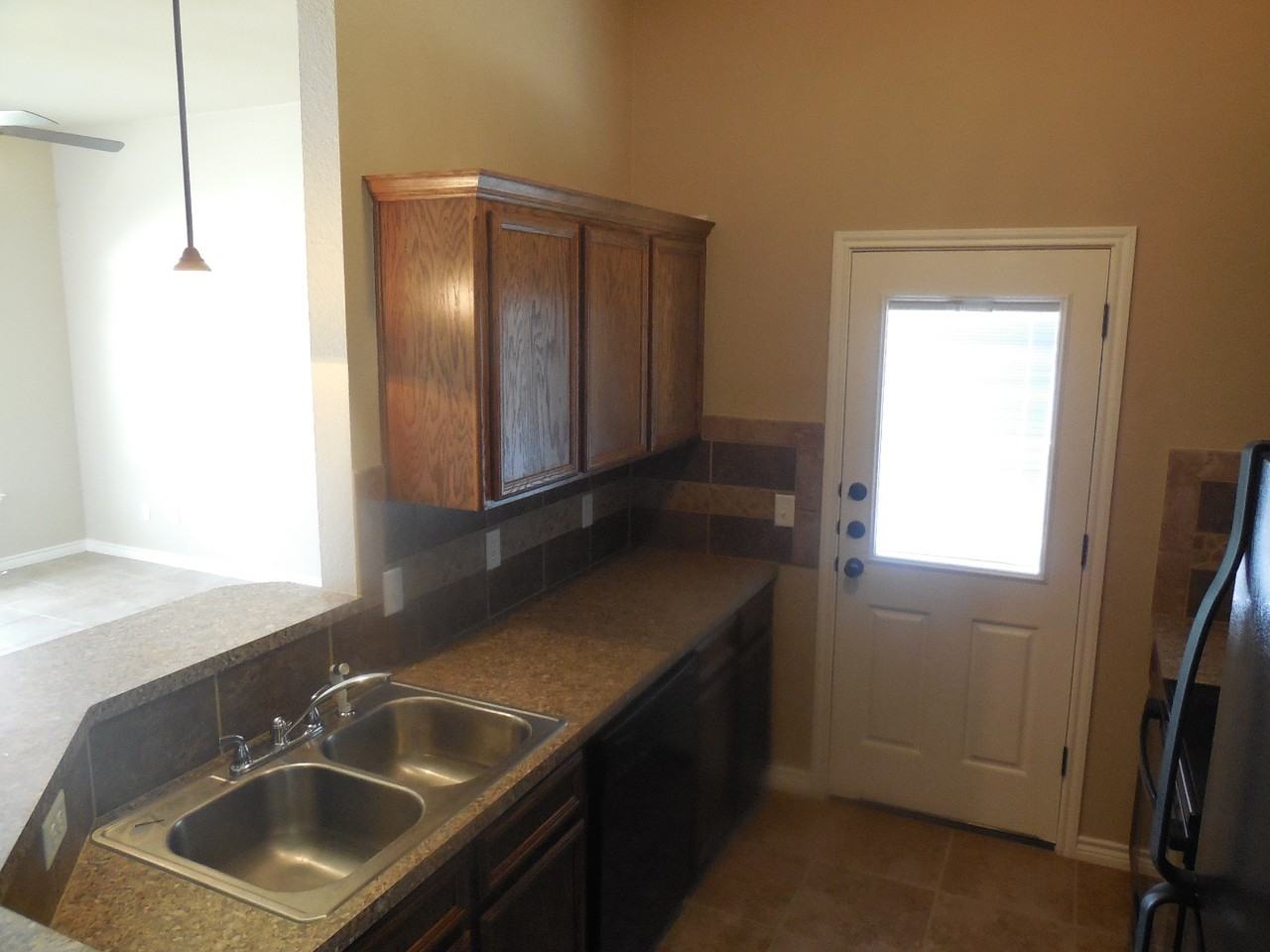 613 Paseo del Plata Drive - Photo 6 of 10