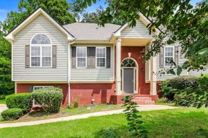 featured image of 215 Trelawney Pl