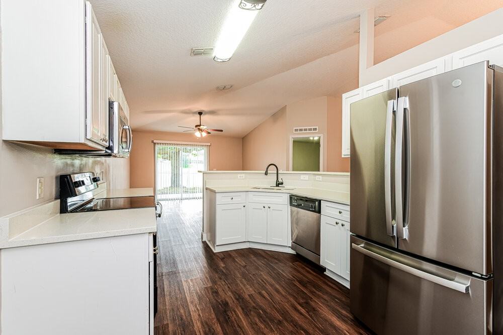 308 Flint St - Photo 7 of 16