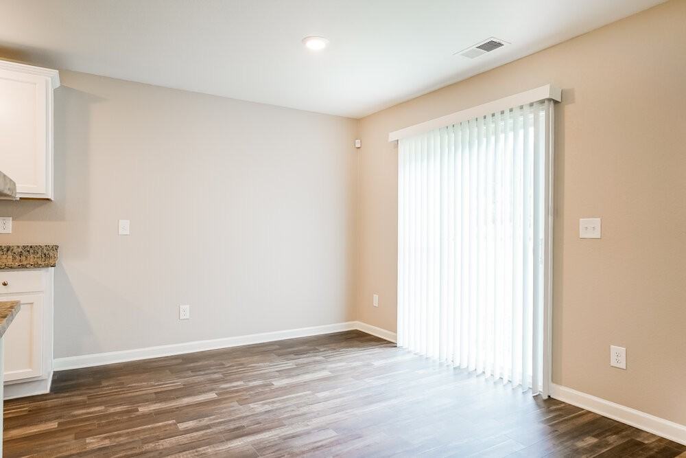 704 Crackling Ct - Photo 6 of 17