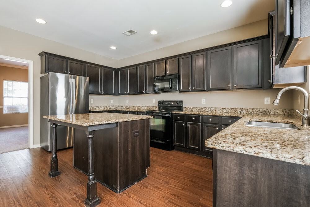 1088 Sandy Bank Ct - Photo 7 of 17