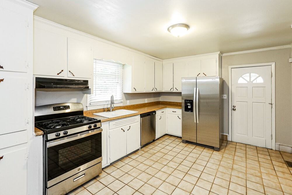 758 Denning Pl - Photo 7 of 16