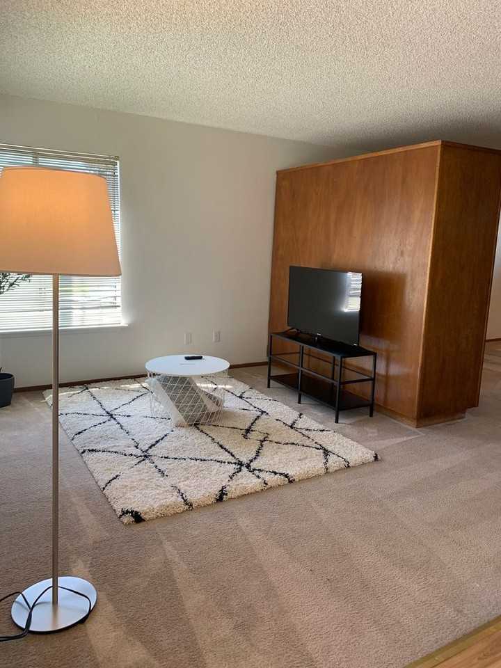 Gilmore Apts - Photo 3 of 10