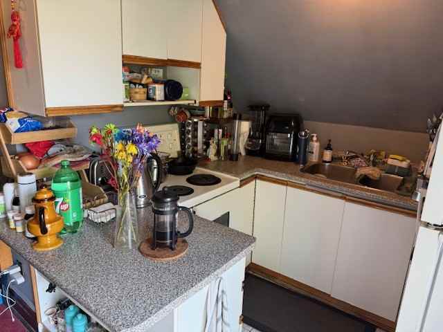 216 Keele St - Photo 3 of 9