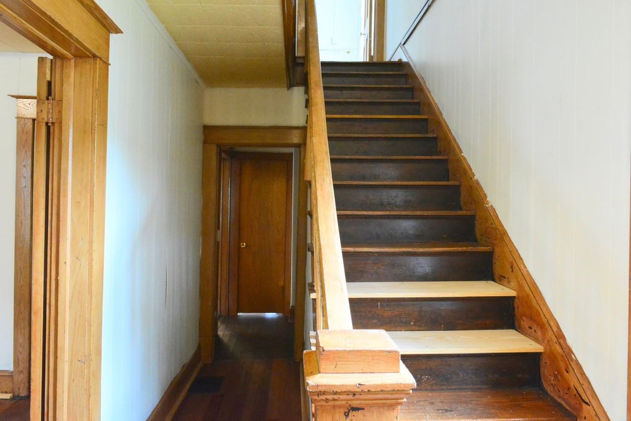 284 W Bruce St - Photo 3 of 22