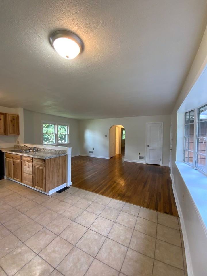 1139 High St - Photo 2 of 15