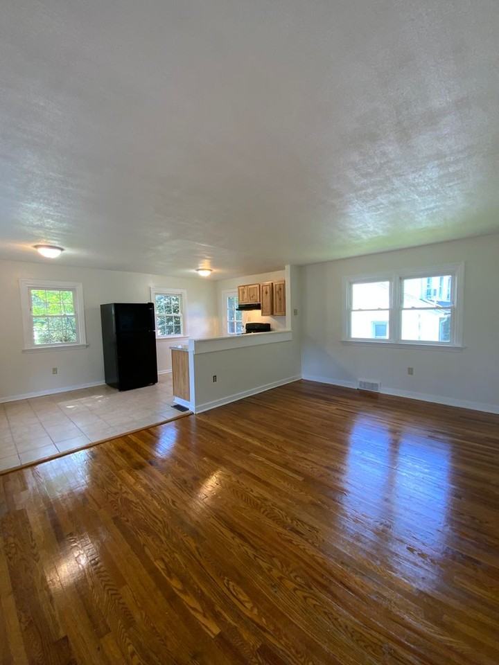 1139 High St - Photo 3 of 15