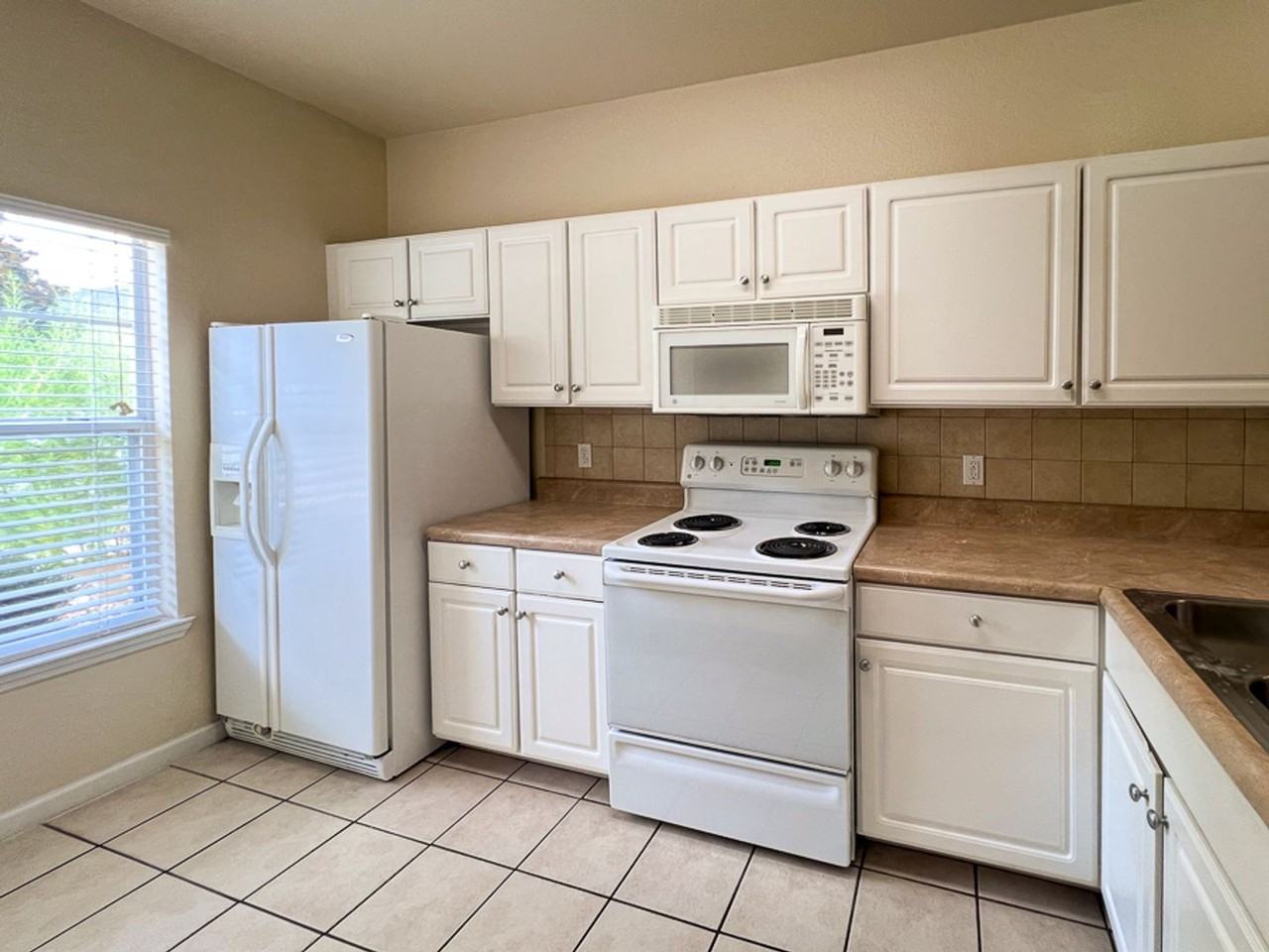4886 Nw 46th Pl - Photo 3 of 31