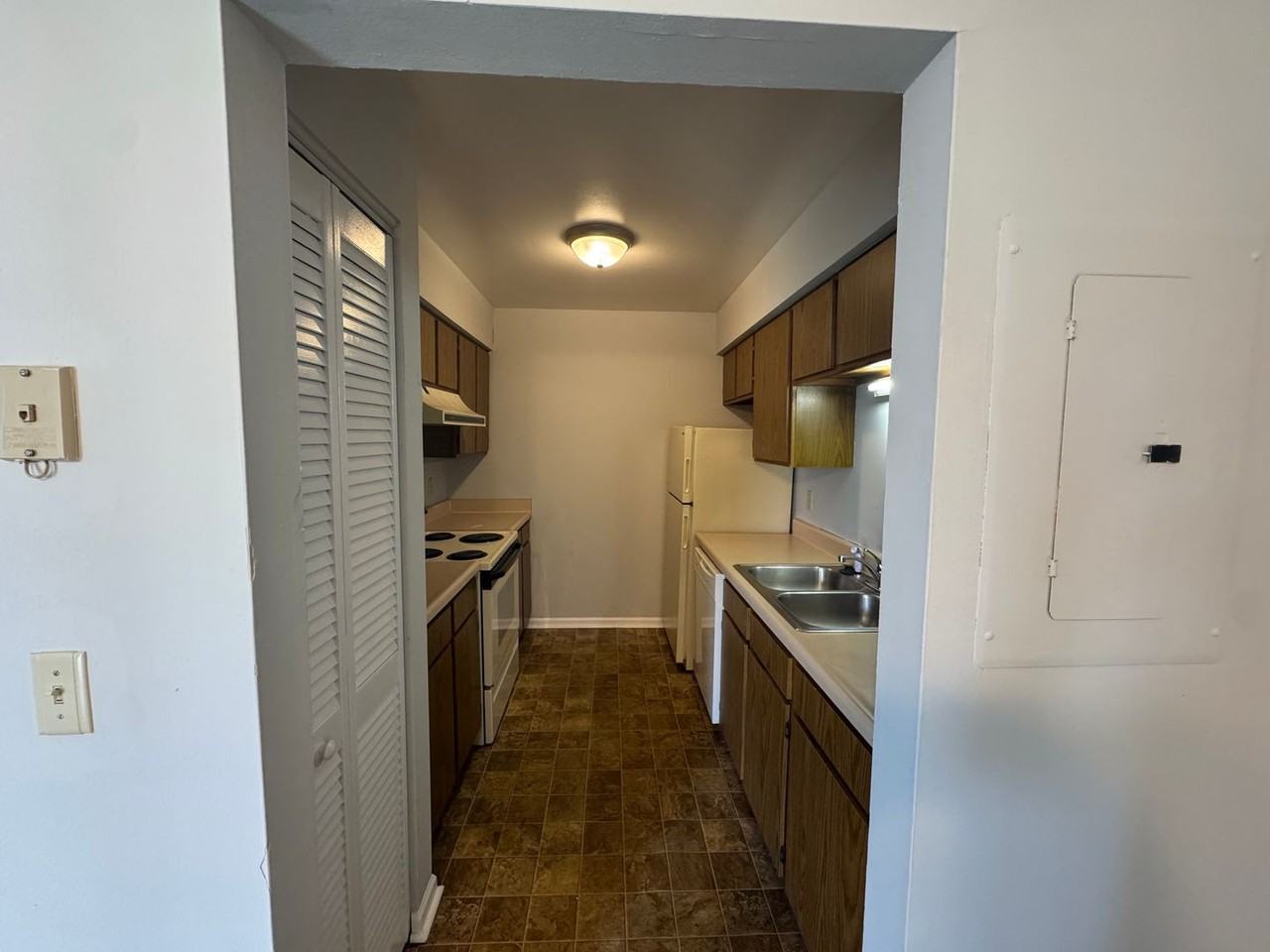 Hillside Apartments - Photo 5 of 8