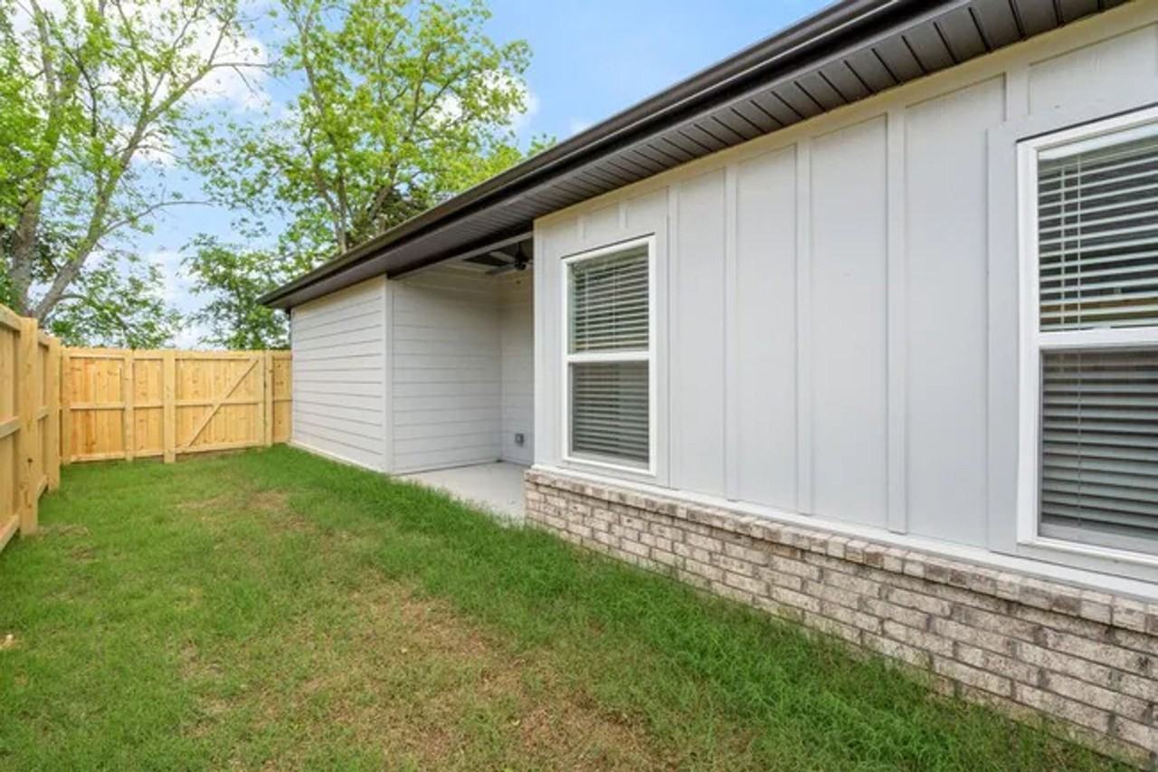 Farmington Hills Duplexes - Photo 2 of 14
