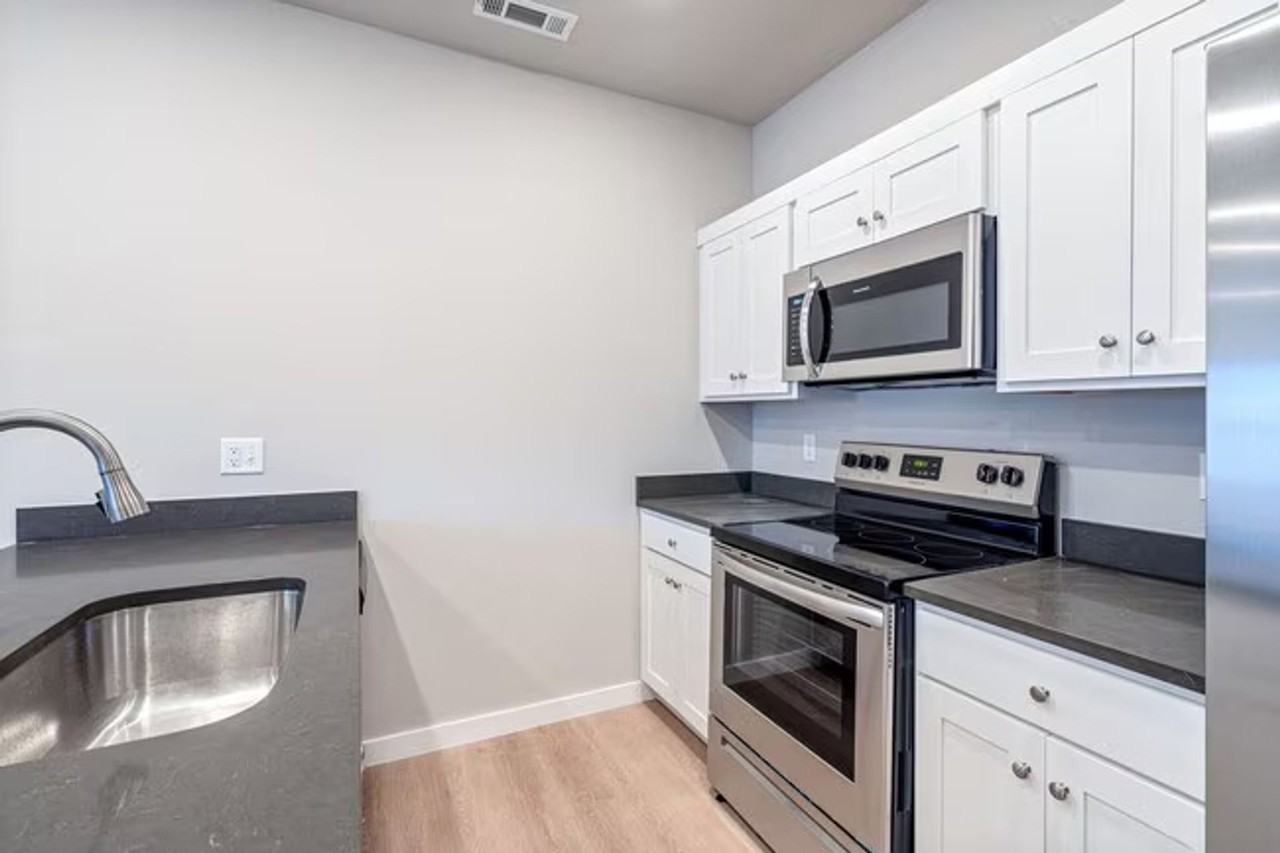 Farmington Hills Duplexes - Photo 3 of 14