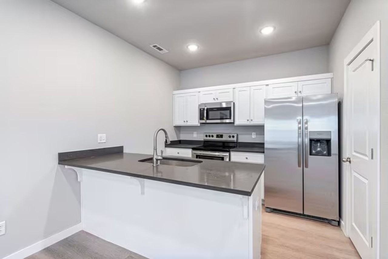 Farmington Hills Duplexes - Photo 4 of 14