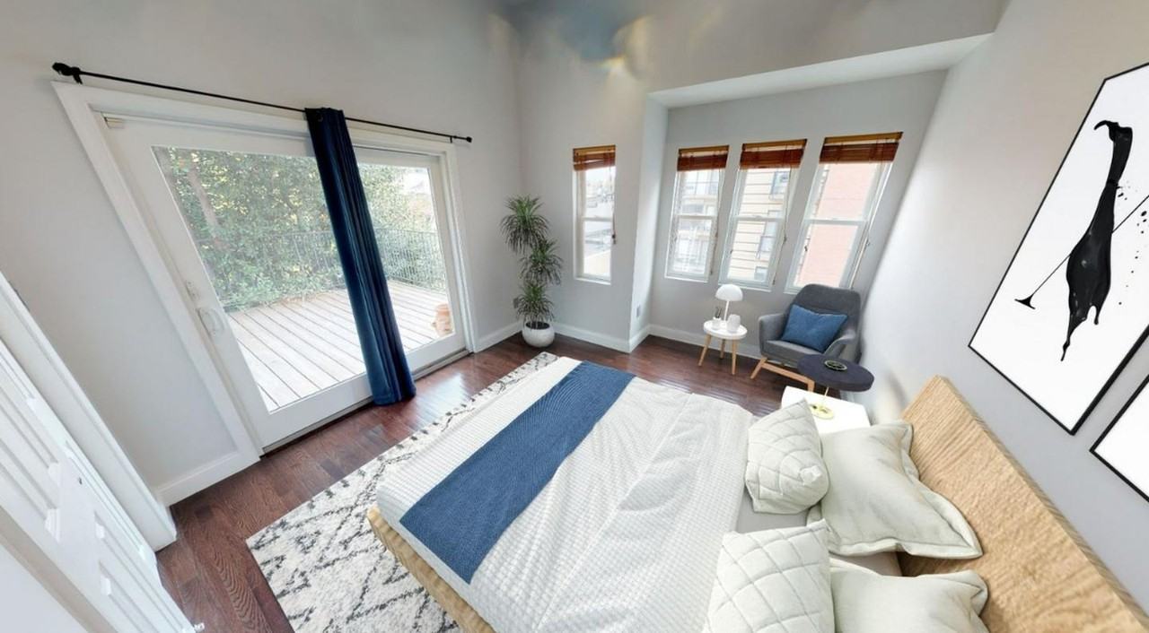 Delightful Logan Circle townhome with patio - Photo 5 of 12