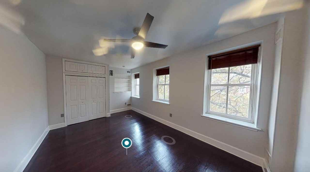 Delightful Logan Circle townhome with patio - Photo 7 of 12