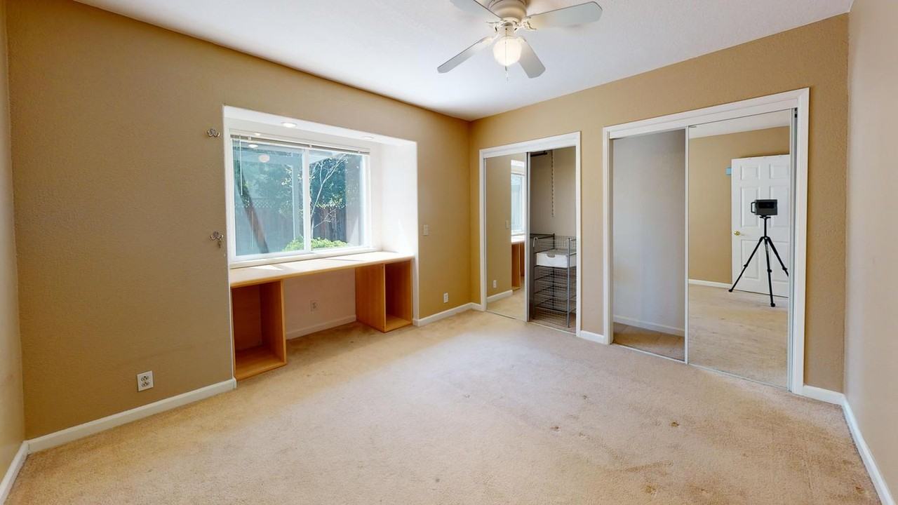 Welcoming Santa Clara home by El Camino Real - Photo 6 of 18