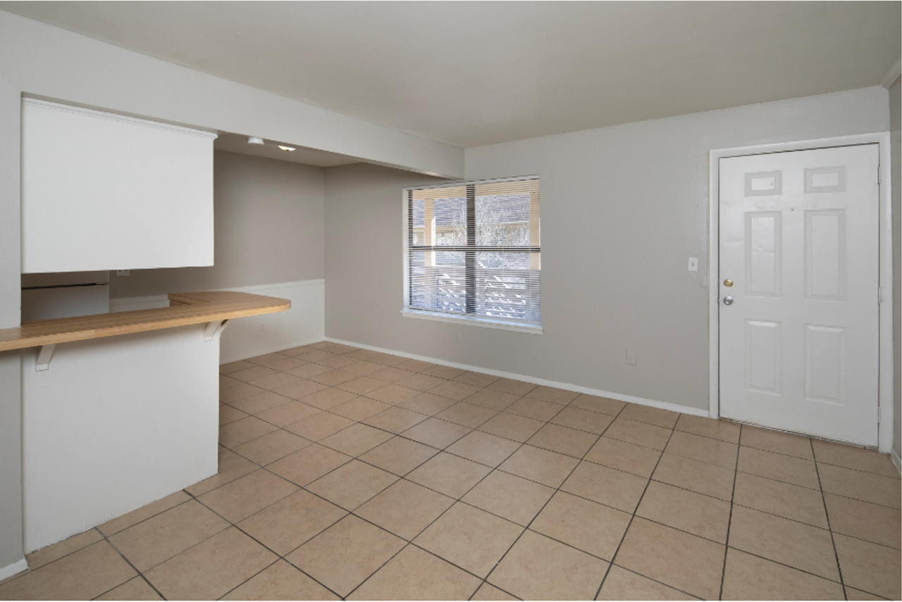 Avery Park & Square Apartments - Photo 6 of 15