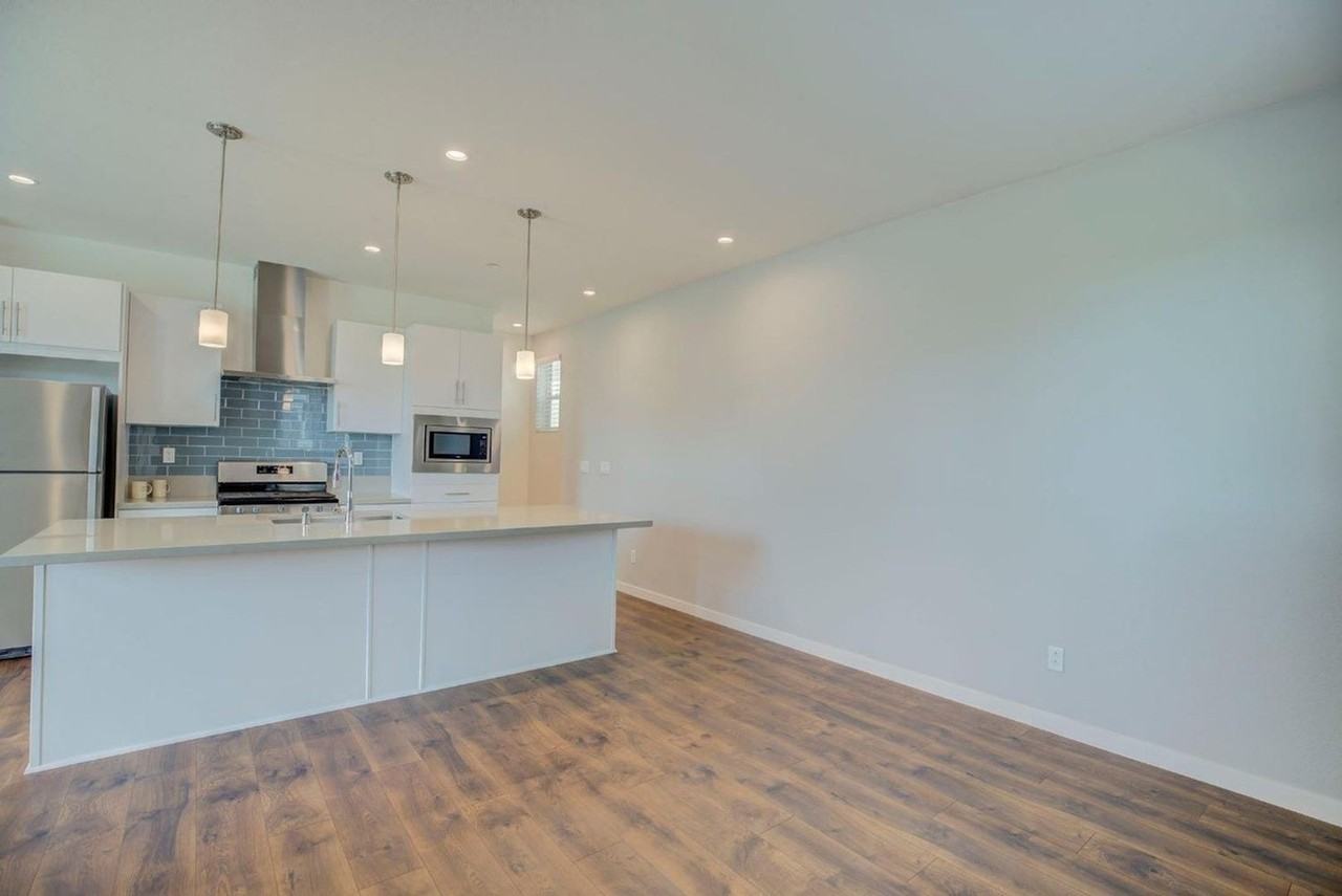 242 Log Pond Ln - Photo 4 of 30