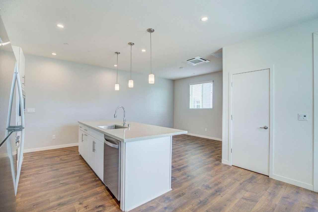 242 Log Pond Ln - Photo 5 of 30