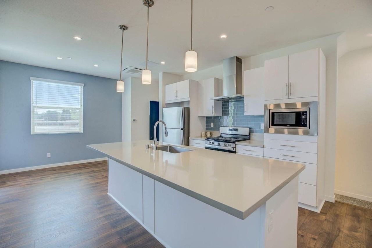 242 Log Pond Ln - Photo 6 of 30