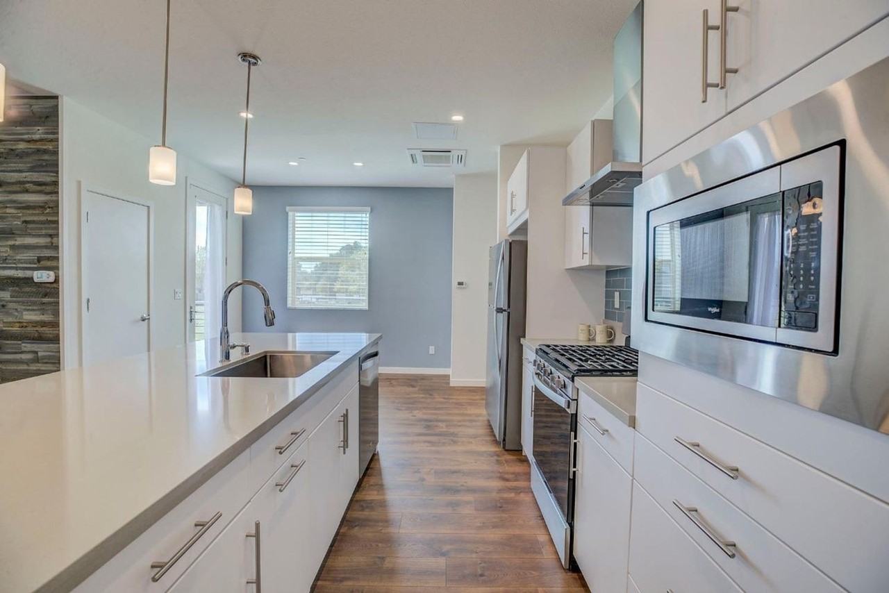 242 Log Pond Ln - Photo 7 of 30