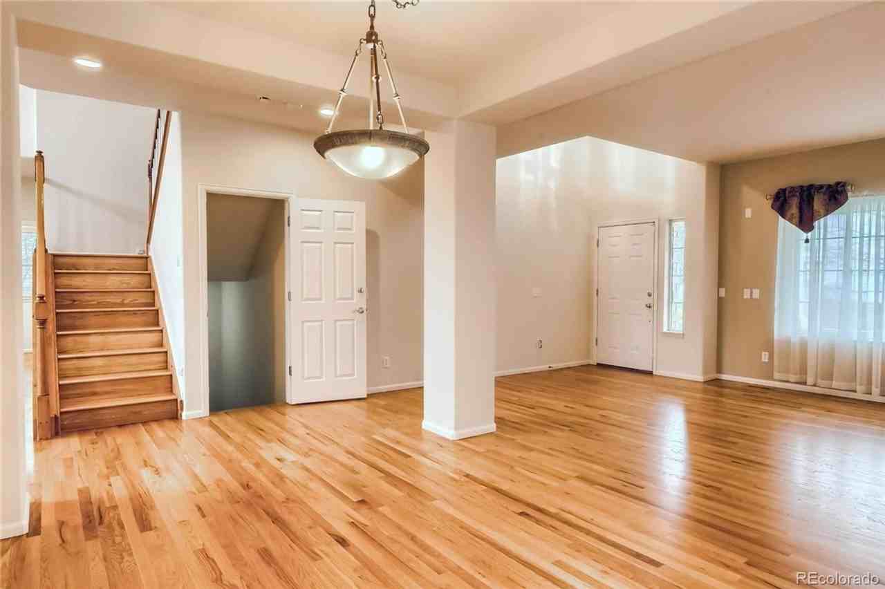 5944 S Ukraine St - Photo 5 of 23