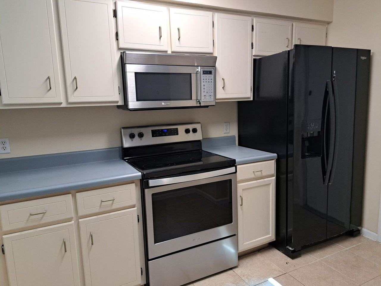 7727 Betty Louise Dr - Photo 5 of 29