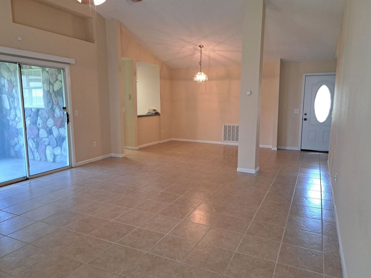 7727 Betty Louise Dr - Photo 7 of 29