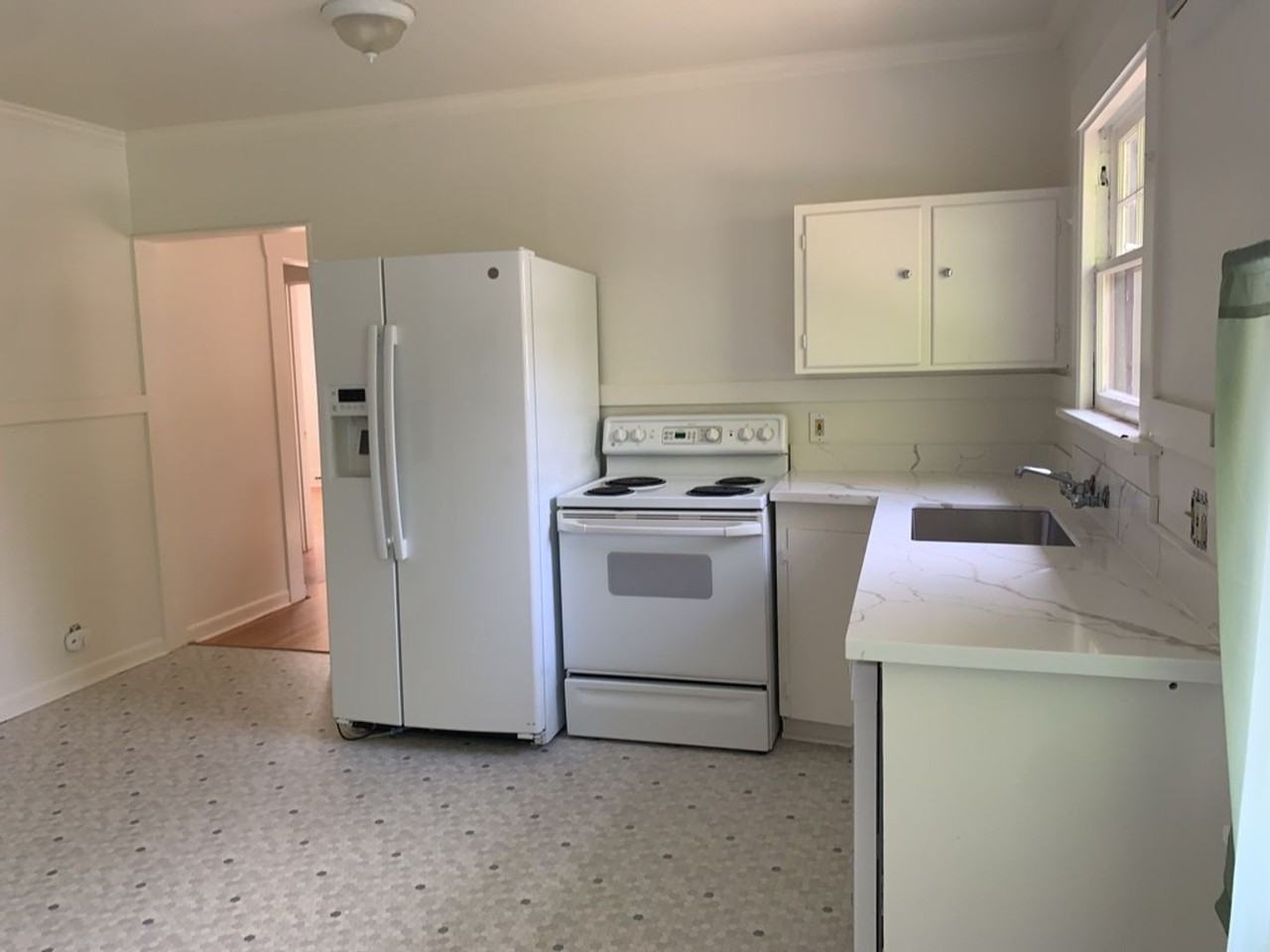 2207 N 39th St - Photo 2 of 34