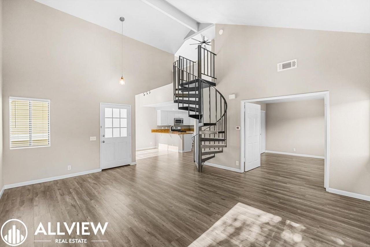 5 Abbey Ln - Photo 2 of 22