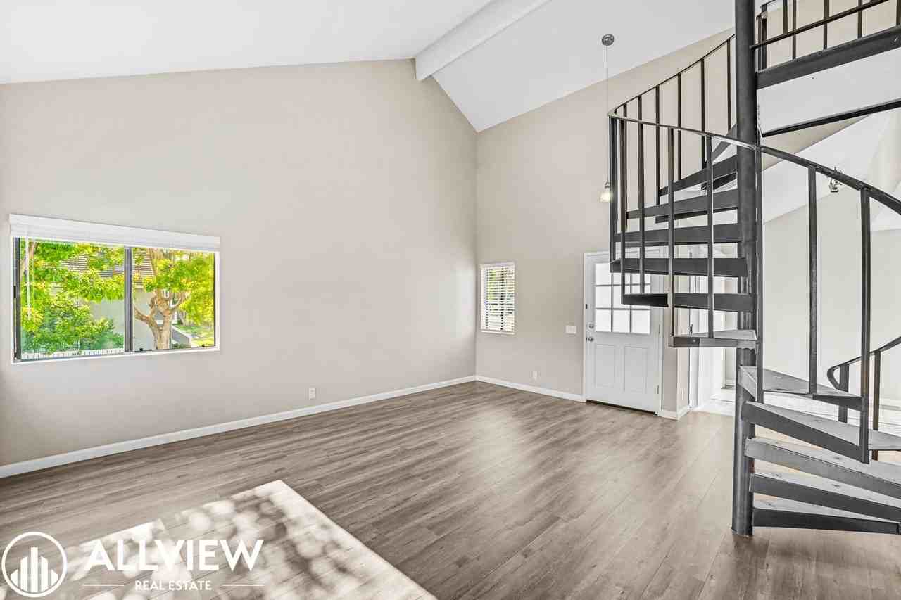 5 Abbey Ln - Photo 3 of 22