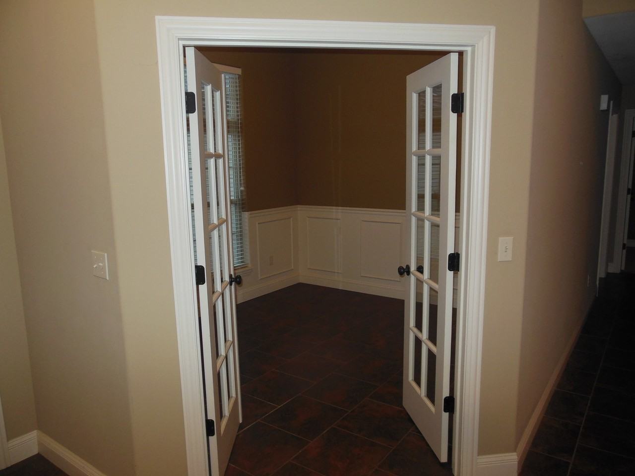 2009 Cecil St - Photo 3 of 21