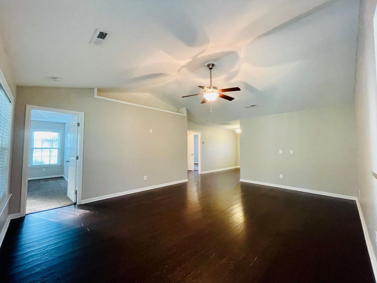 1404 Abberbury Dr - Photo 5 of 28