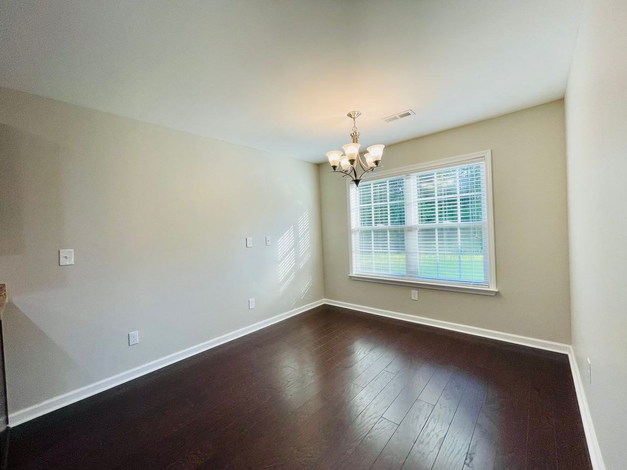 1404 Abberbury Dr - Photo 6 of 28