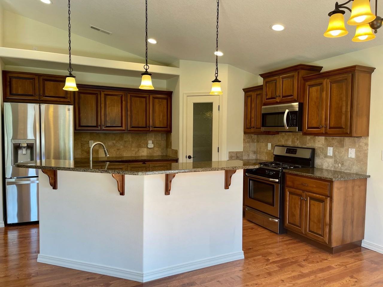 424 Lakerose Loop - Photo 2 of 21