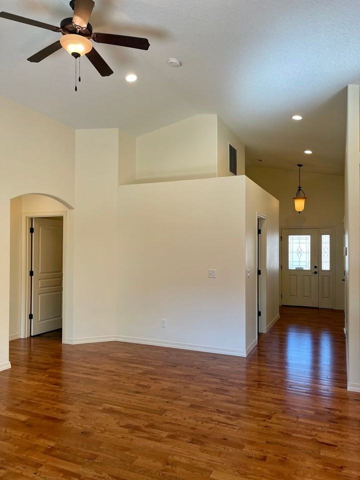 424 Lakerose Loop - Photo 6 of 21