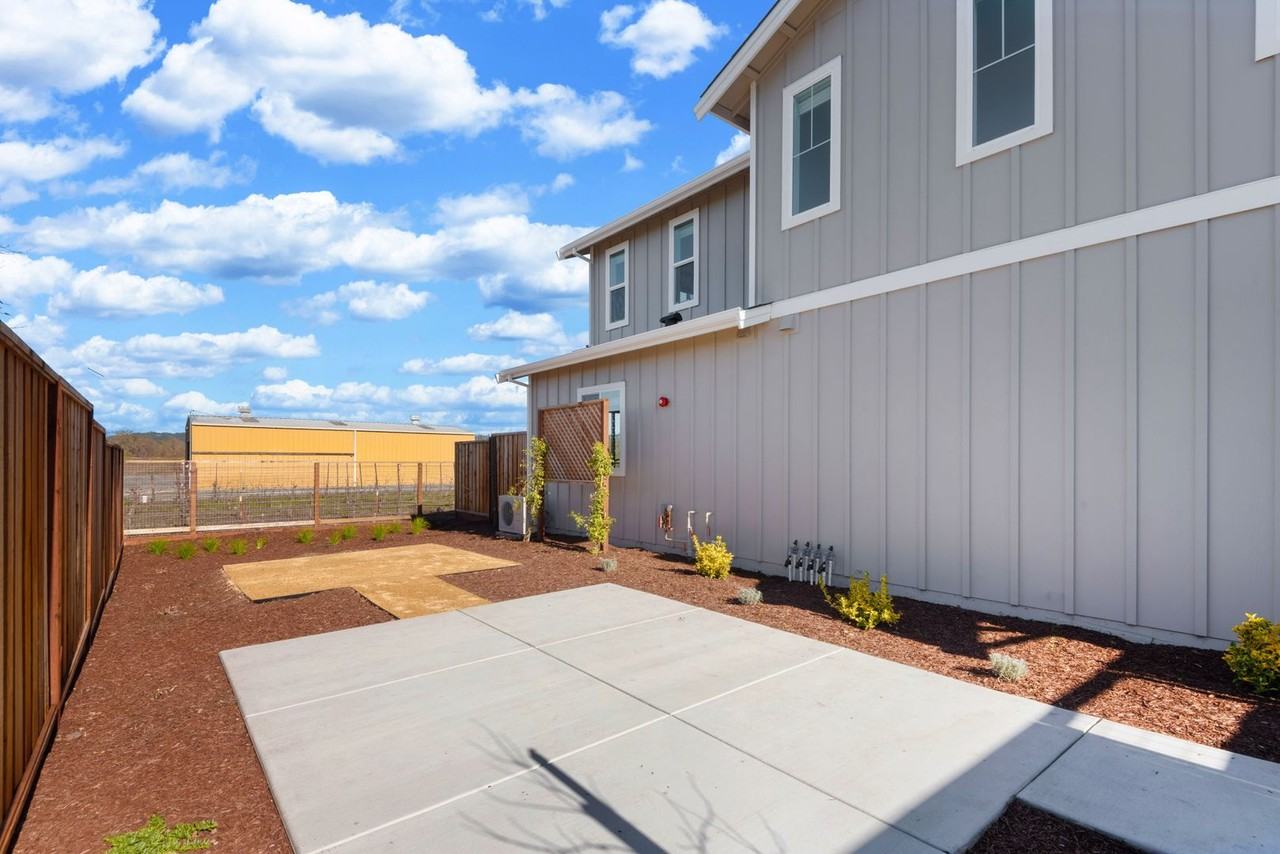 2089 Landen Ln - Photo 4 of 10