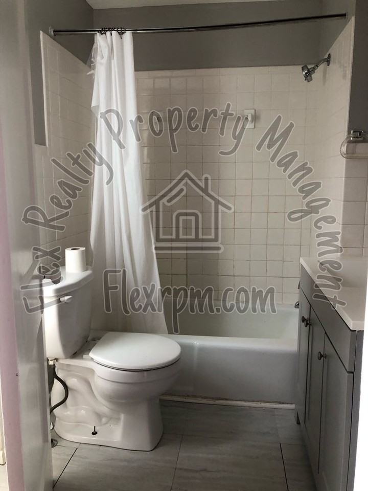 1808 Kensington Rd - Photo 6 of 11