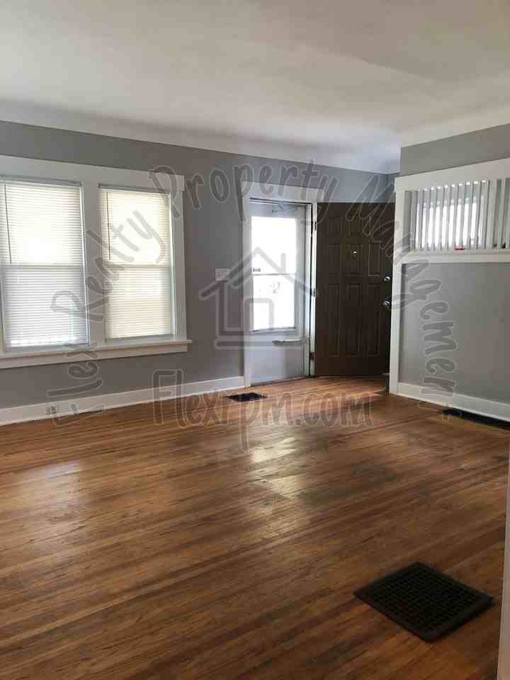 1808 Kensington Rd - Photo 7 of 11