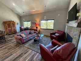 featured image of 396 Tramway Dr #3